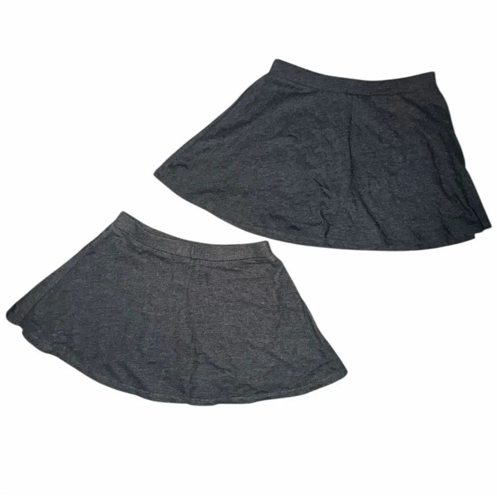 Lot of 2 Old Navy Girls Gray Knit Skirts XS/5 Elastic Waist Skater EUC Cotton